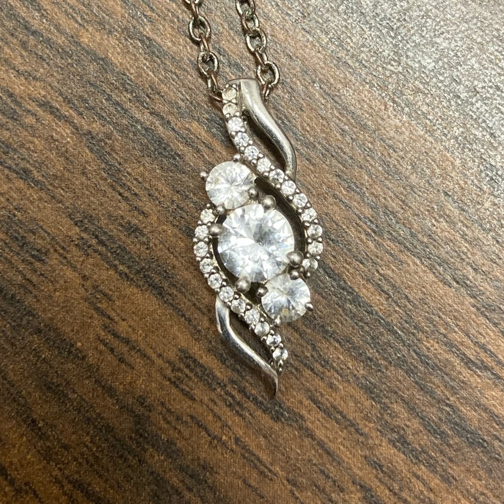 Very nice woman’s sapphire necklace.